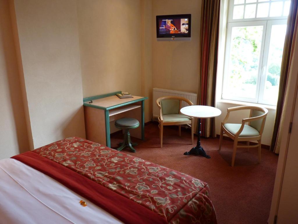 Les Tilleuls Hotel Jupille Esterno foto
