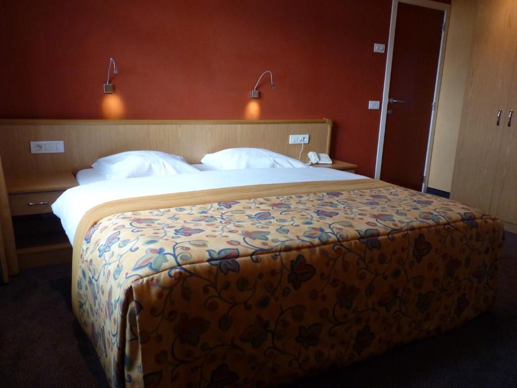 Les Tilleuls Hotel Jupille Esterno foto
