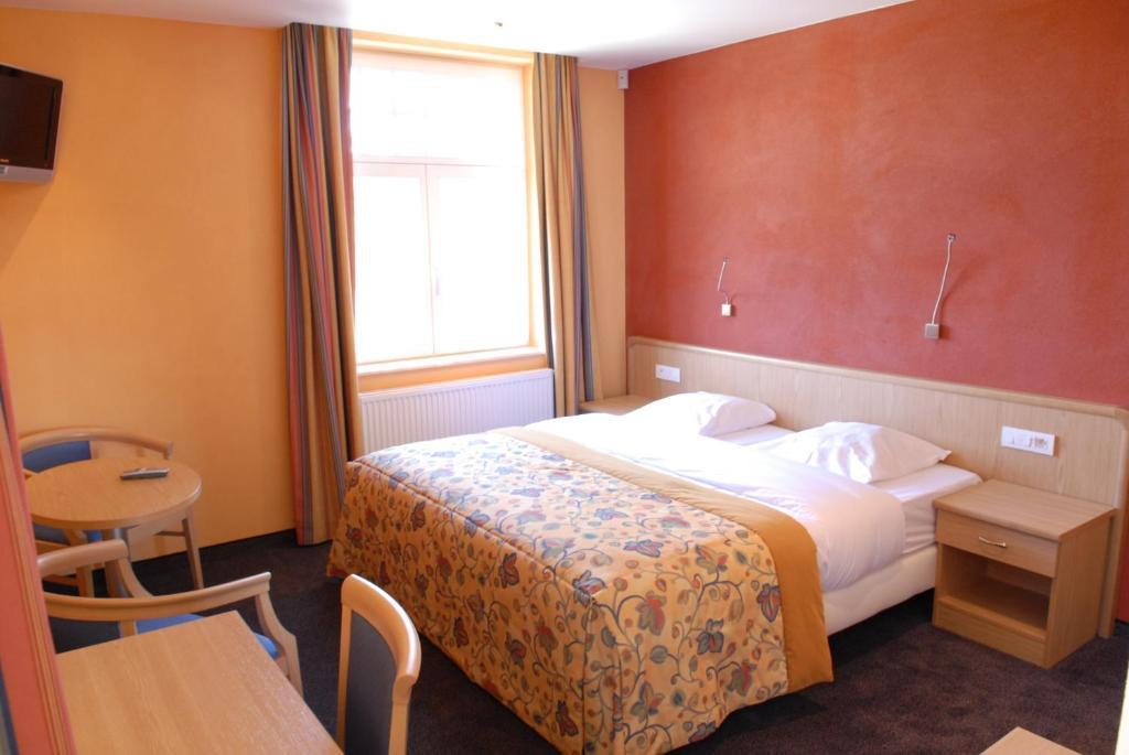 Les Tilleuls Hotel Jupille Esterno foto