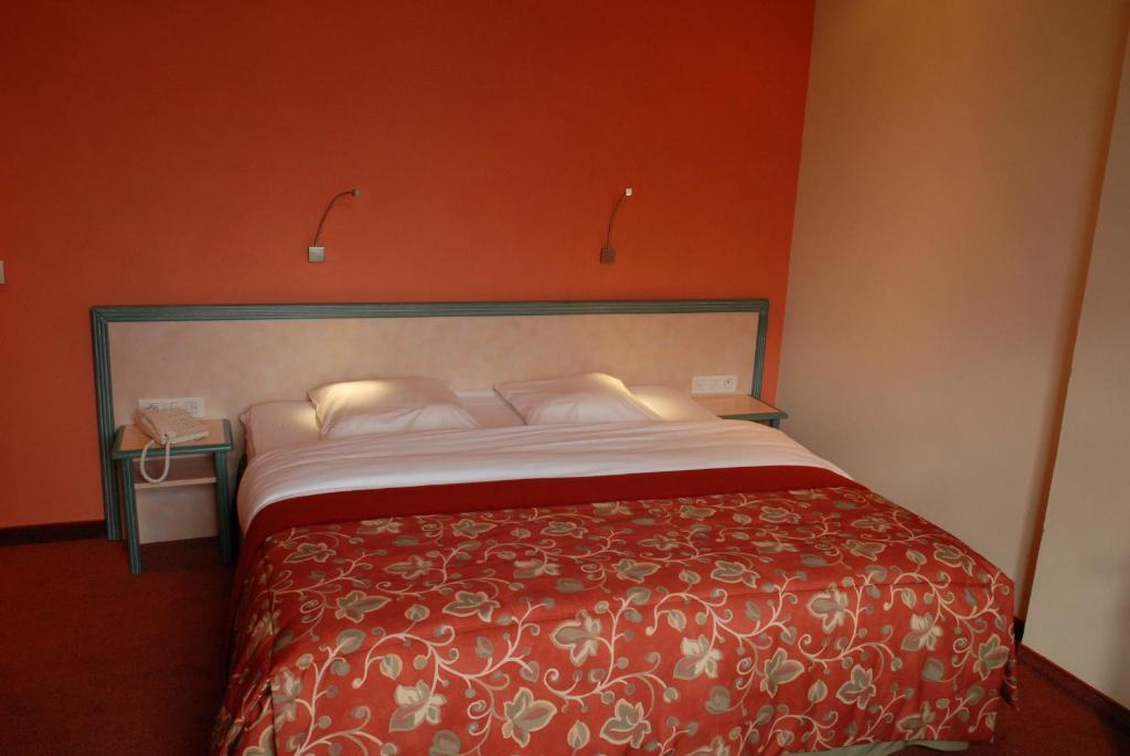 Les Tilleuls Hotel Jupille Esterno foto